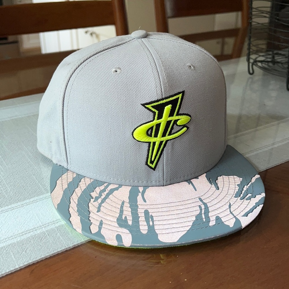 NIKE PENNY HARDAWAY TRUE SNAPBACK HEAVEN CENT 3M brim (gray / neon yellow)